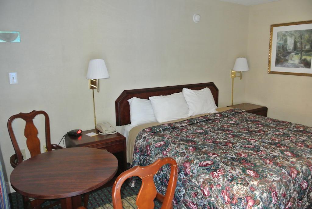 Rodeway Inn Norcross Camera foto